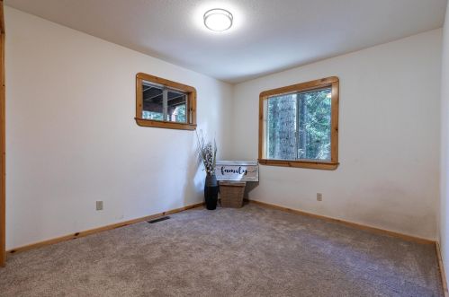 13552 Pathway Ave, Truckee CA  96161-6219 exterior