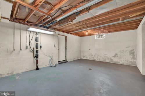 1561 Waggoners Gap Rd, Carlisle PA  17013-8353 exterior