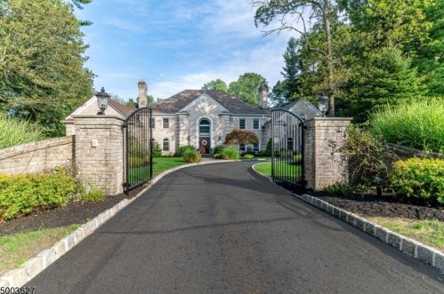 25 Wilshire Dr, Sparta, NJ 07871-2841