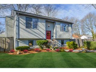 49 Allen Ave, Warwick, RI 02889-3962