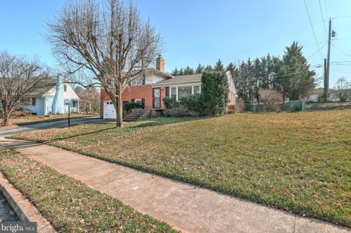 2320 Seneca Dr, York, PA 17408-4323