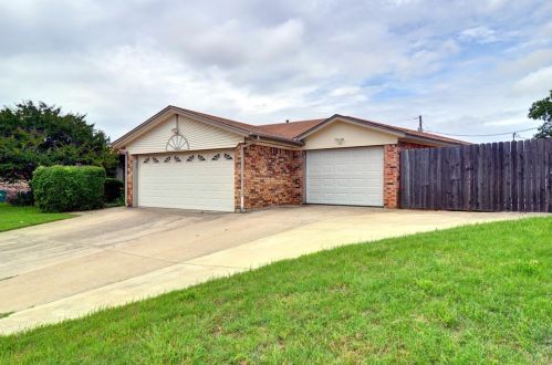 6245 Skylark Ln, Fort Worth TX  76148-3346 exterior