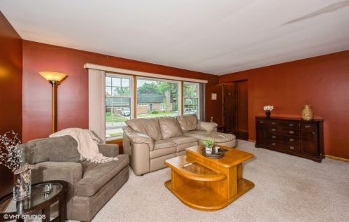 8704 Lyndale St, River Grove, IL 60171-1844