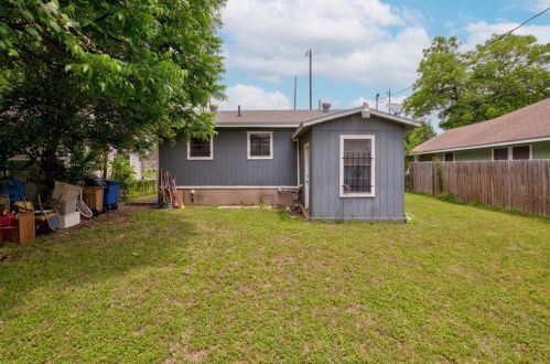 2003 3 St, Austin TX  78702-4519 exterior