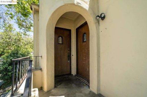 2340 Virginia St, Berkeley, CA 94709-1316