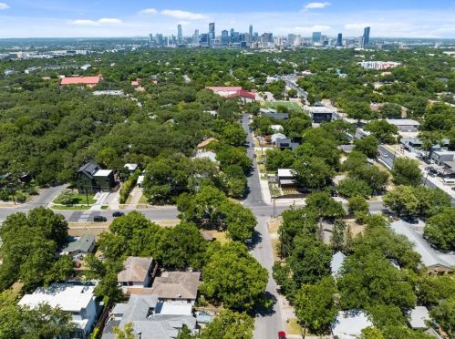2702 2nd St, Austin TX  78702-4716 exterior