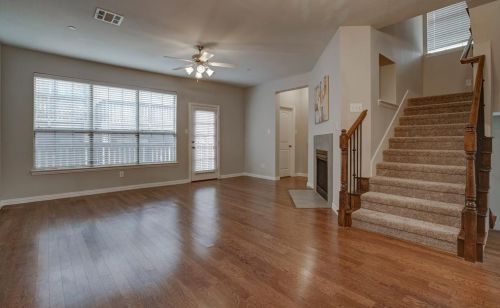 1421 Fox Run Dr, Irving TX  75063-3500 exterior