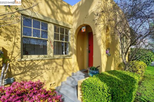 2102 Acton St, Berkeley, CA 94702-1913