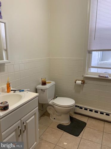 2140 10th St, Philadelphia PA 19148-3005 exterior