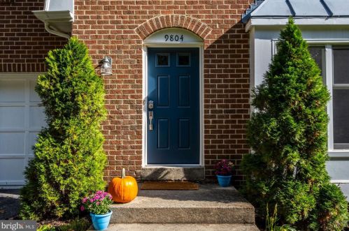 9804 Campbell Dr, Kensington, MD 20895-3129