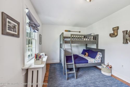 85 Swimming Riv Rd, Tinton Falls NJ 07724-2846 exterior