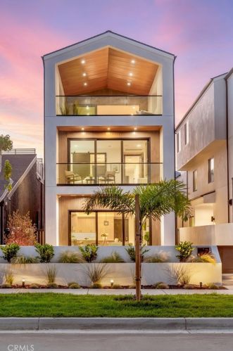605 12th St, Huntington Beach CA  92648-4035 exterior