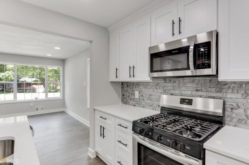 2818 Meadowview Dr, Atlanta GA  30316-4326 exterior