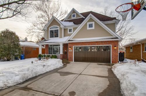 5216 Woodland Ave, Western Springs, IL 60558-1832