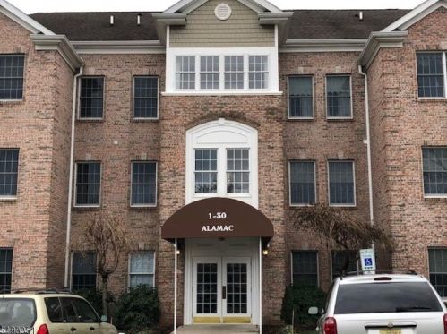 18 Ridgeview Ln, Mount Arlington, NJ 07856-2317