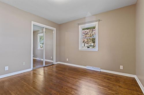 1086 Highview Dr, Saint Paul MN  55112-2418 exterior
