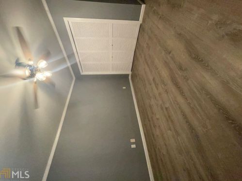 71 Montre Sq, Atlanta GA  30327-4044 exterior