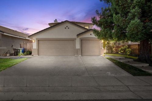 8790 Silverberry Ave, Elk Grove, CA 95624-1226