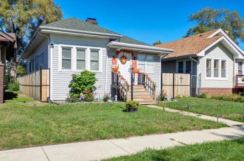 1045 Lyons St, Hammond, IN 46320-2619