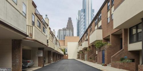 2033 Arch St, Philadelphia PA  19103-1485 exterior
