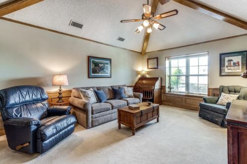 2101 Nob Hl, Carrollton TX 75006-2822 exterior