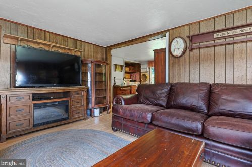 2180 Sky Top Trl, York PA  17315-2272 exterior
