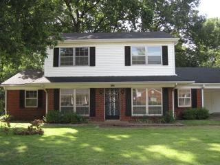 2812 Executive Dr, Memphis, TN 38115-1812