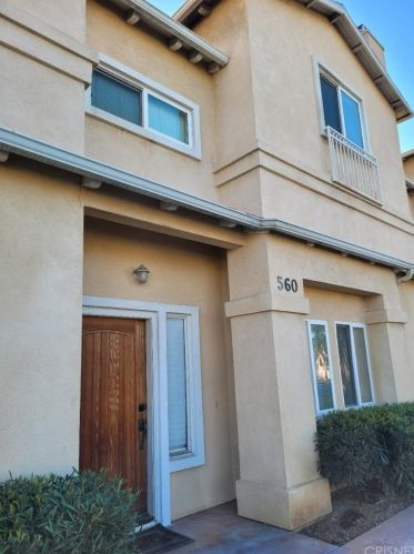 560 Olive St, Inglewood, CA 90301-1622