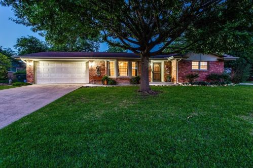 3033 Santa Fe Trl, Fort Worth, TX 76116-3325