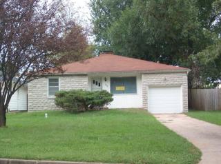 1040 Kentwood Ave, Springfield MO  65804-0215 exterior