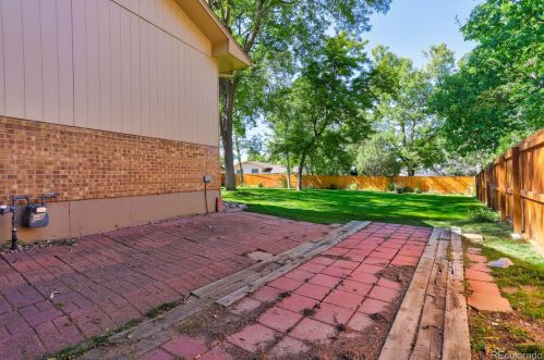 6917 Spruce Dr, Englewood CO 80112-1229 exterior