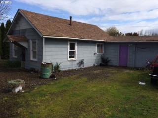 728 12th Ave, Cornelius OR  97113-6412 exterior