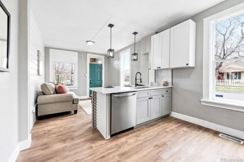 800 4th Ave, Denver CO  80218-3708 exterior