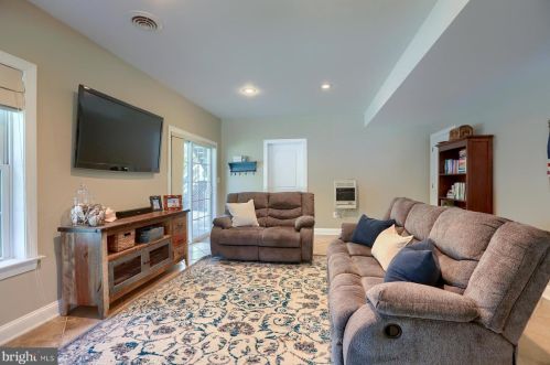 101 Shatto Dr, Carlisle PA  17013-2120 exterior