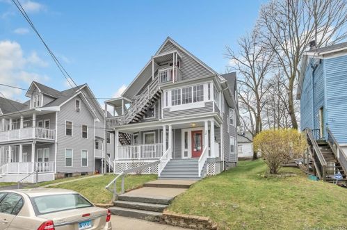 12 Fairmont Pl, Huntington, CT 06484-3011