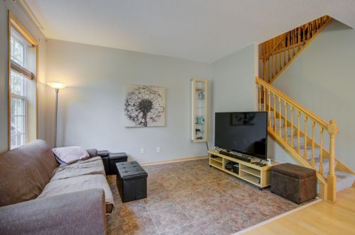 1198 Hillvale Ave, Saint Paul, MN 55128-5862