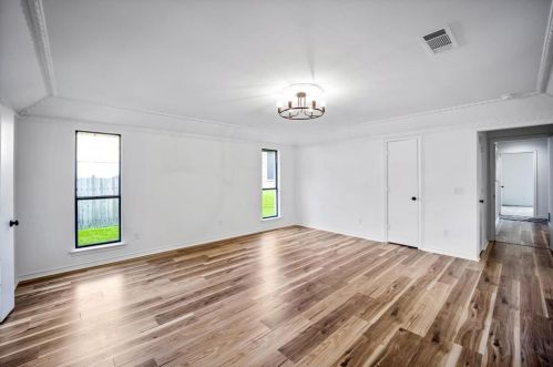 1118 Wiltshire Dr, Carrollton TX 75007-4810 exterior