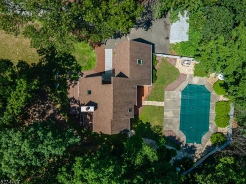 3 Maple Ter, Fredon, NJ 07860-6804