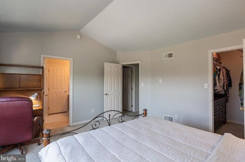 673 Royal Vw Dr, Lancaster PA  17601-2873 exterior