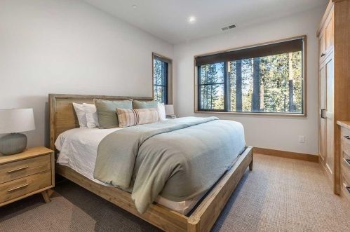 265 Laura Knight, Truckee CA  96161-5170 exterior