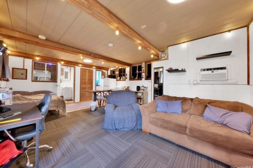 747 15 Ave, Honolulu HI  96816-3722 exterior