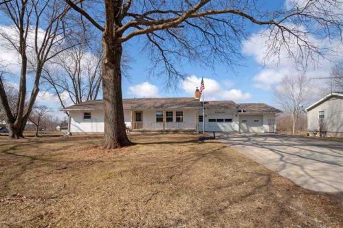 1009 9 Ave, Wellman IA  52356-9213 exterior