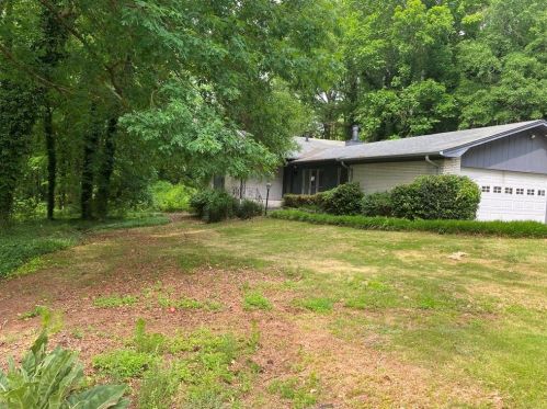 2563 Lake Capri Dr, Conyers, GA 30012-2932