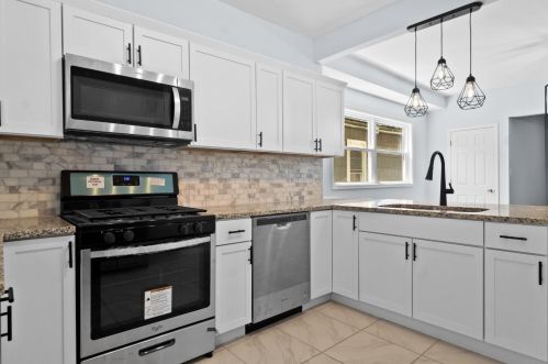 1018 Drackert St, Hammond IN 46320-2602 exterior