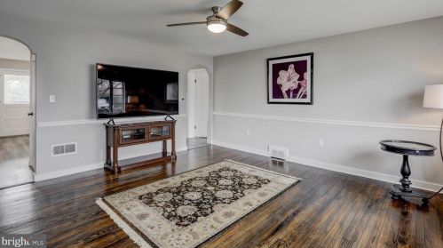 210 Rosedale Ave, Lancaster PA  17603-5708 exterior