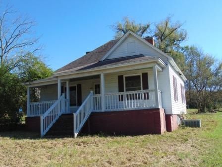 128 Ridge Ave, Ozone, TN 37854-2738
