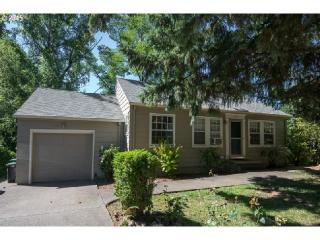 3124 Taylors Ferry Rd, Portland, OR 97219-5554