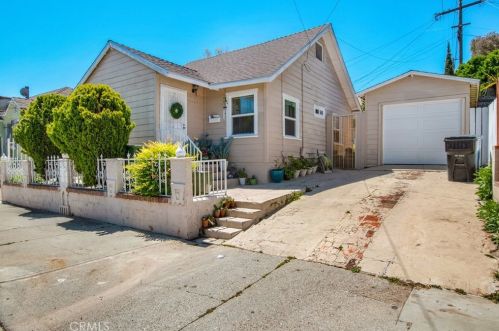 1109 Chester Ave, Inglewood, CA 90302-1417