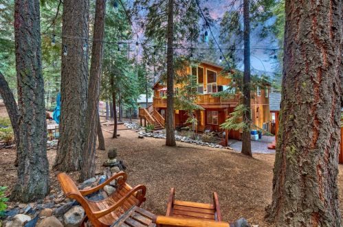 10511 Jeffrey Way, Truckee CA  96161-2518 exterior
