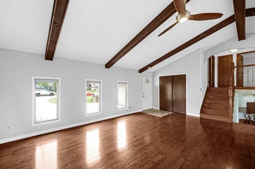 9824 Arthur Pl, Crown Point, IN 46307-2318